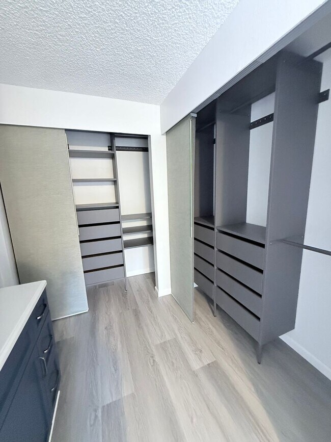 Building Photo - Charming 3-Bed Condo in Quail Run | Pool, ...
