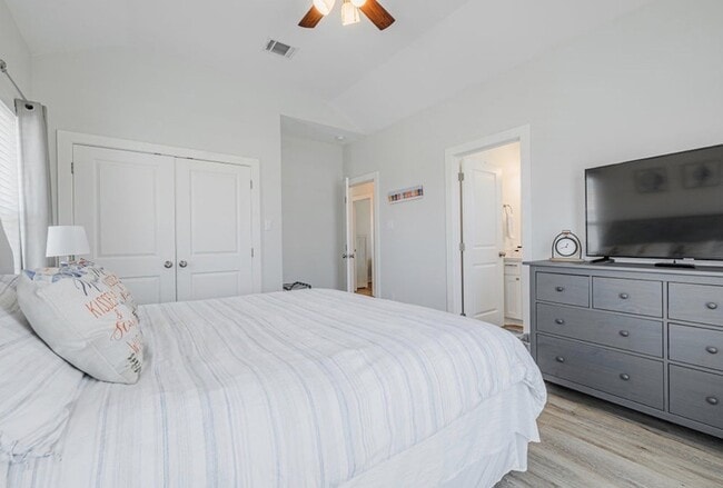 Building Photo - 25011 San Simeon Ct