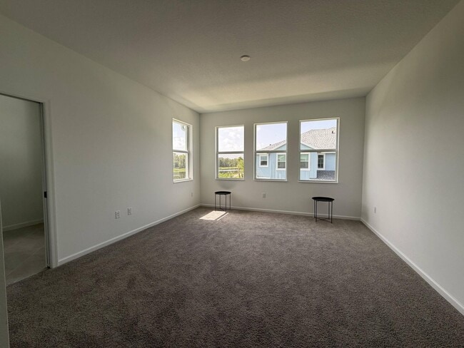 Building Photo - 4402 Longwood Lake Sq