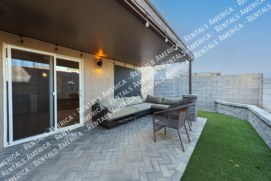 Building Photo - 17219 N 19th Run