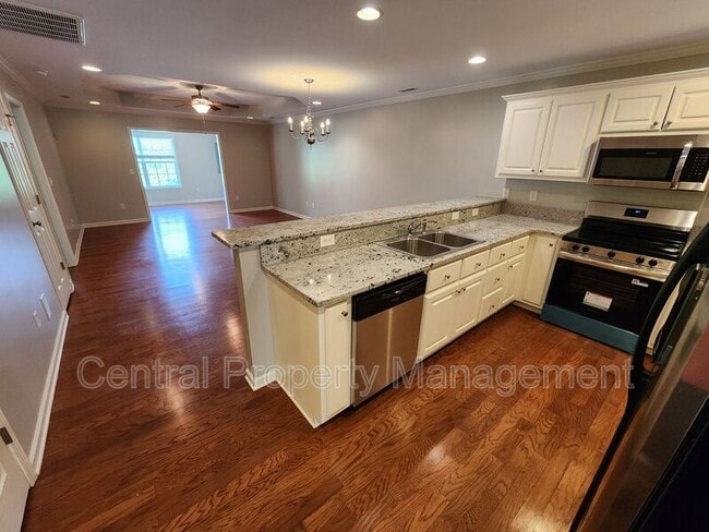 Building Photo - 107 Shalom Dr