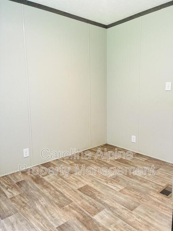 Building Photo - 315 Starling Ln