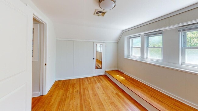 Building Photo - 610 Orange St