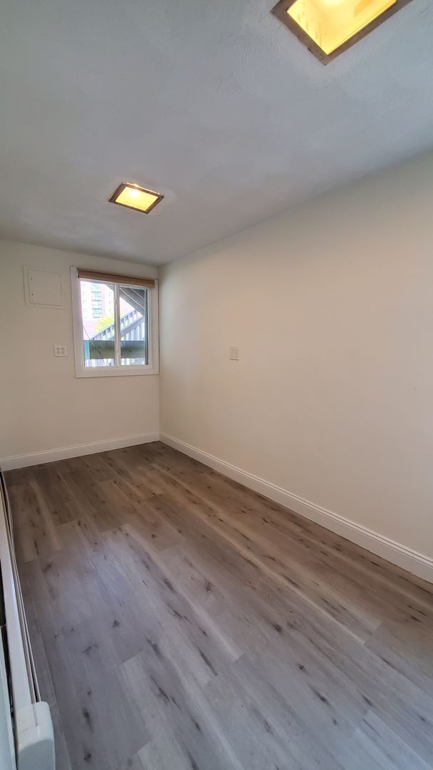 Building Photo - ALLSTON 2 BED WITH UPDATED KITCHEN - DISHWASHER