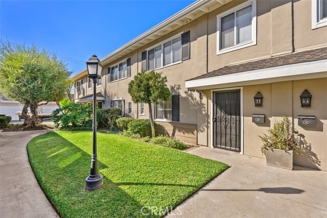 Primary Photo - 1741 Tustin Ave