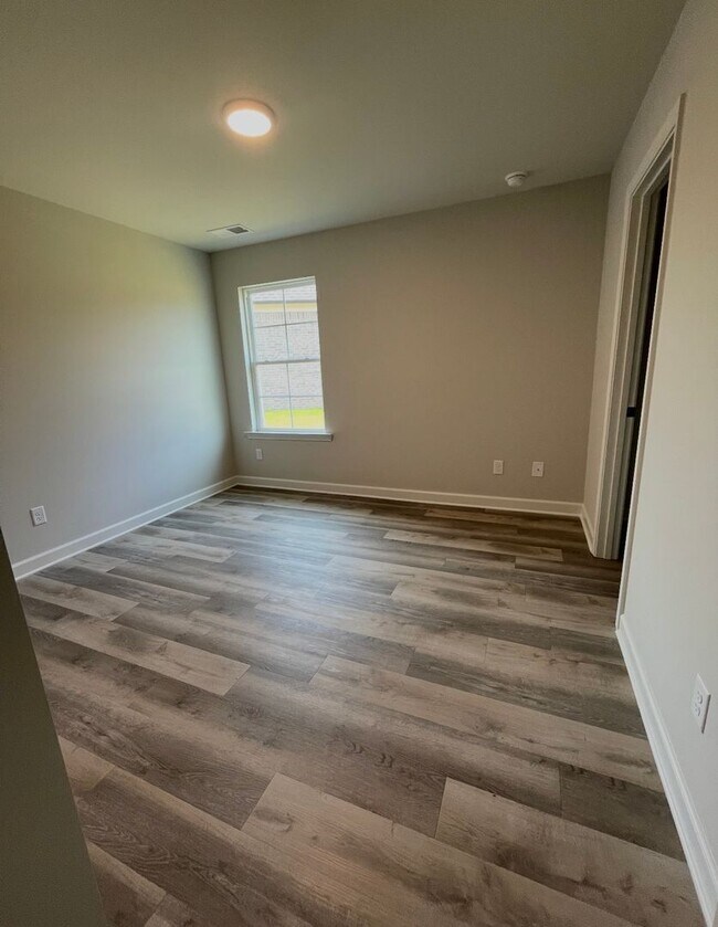 Building Photo - 6390 Jameson Cv