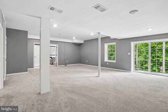 Building Photo - 427 Green Meadow Dr.