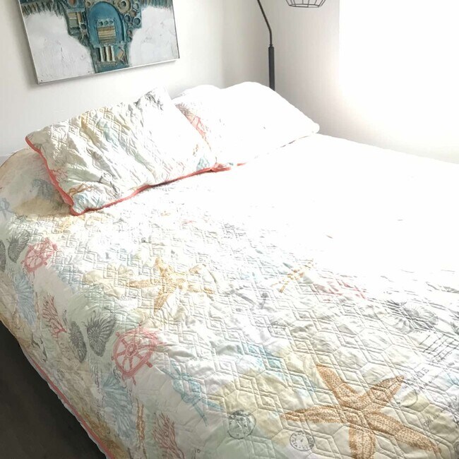 Building Photo - 30 Fern St