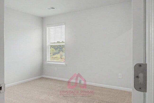 Building Photo - 378 Highline Trl