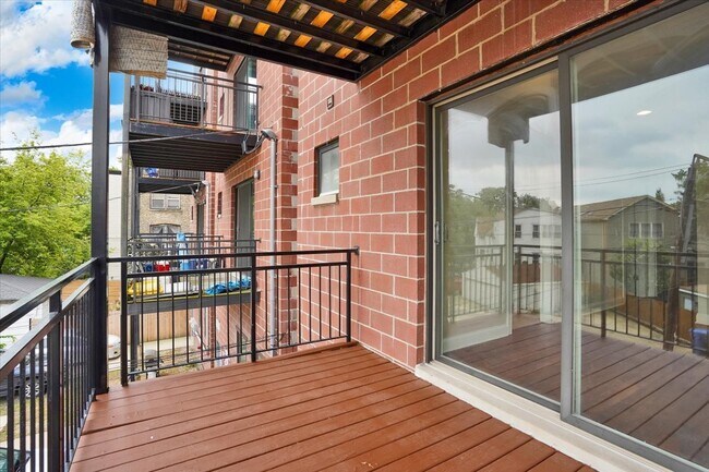 Building Photo - 3505 N Elston Ave