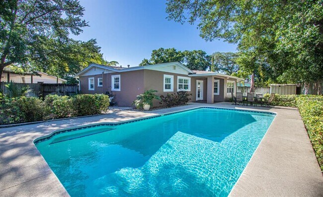 Building Photo - 7864 15th Way N