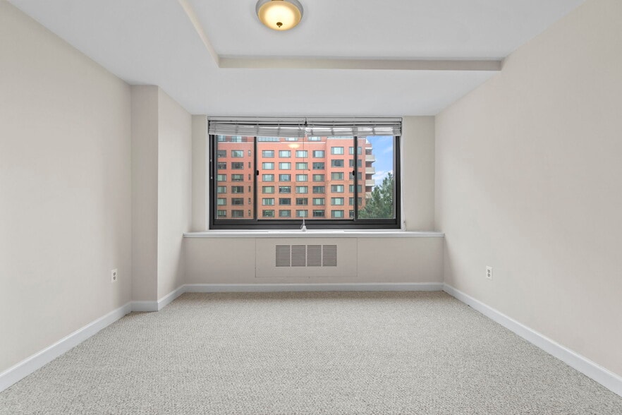 bedroom - 1011 Arlington Blvd