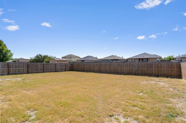 Building Photo - 300 Camellia Dr
