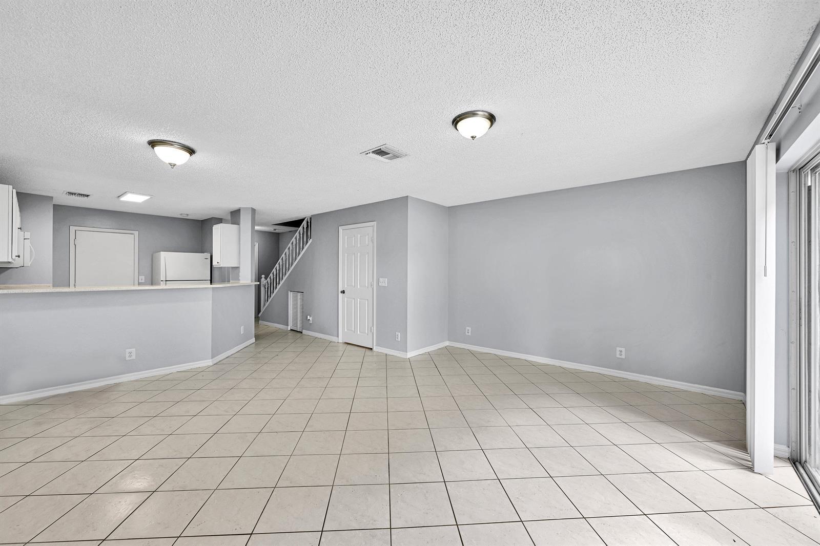 Building Photo - 8658 S Southgate Shores Cir