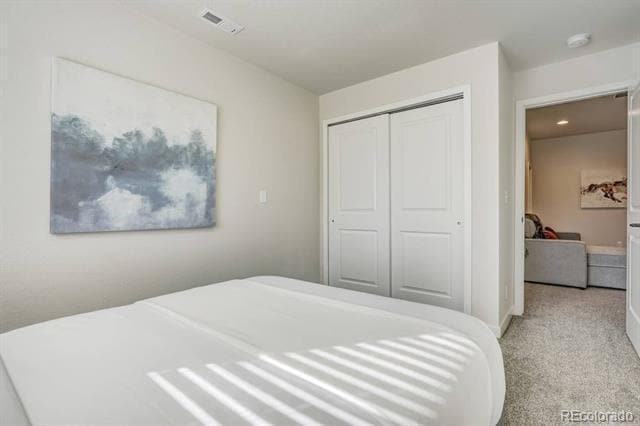 Building Photo - 2220 E La Salle St