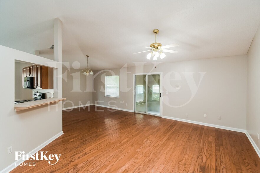 Building Photo - 3500 Wentworth Cir W