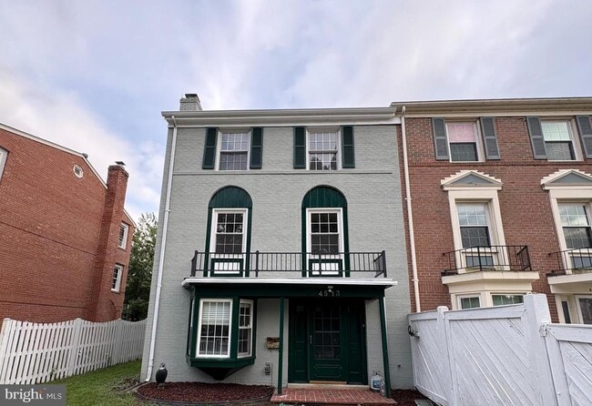 Primary Photo - 4513 Squiredale Square