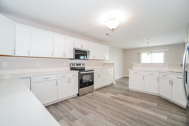 Building Photo - 4877 Grimm Dr