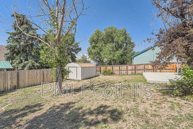 Building Photo - 11516 W 102nd Pl