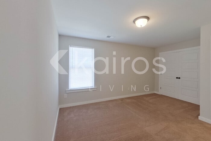 Building Photo - 44 Maple Leaf Dr