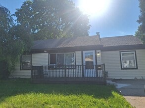 Building Photo - Charming 3 bedroom ranch