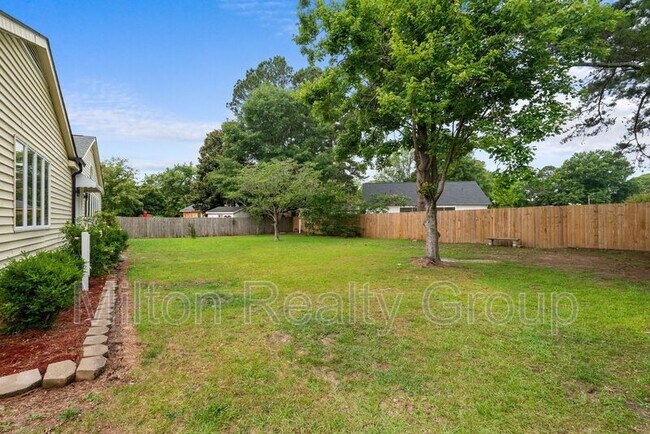 Building Photo - 1505 Fairview St