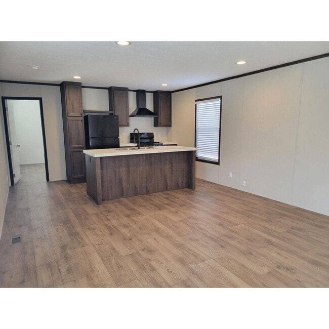 Building Photo - 300 W Albert St