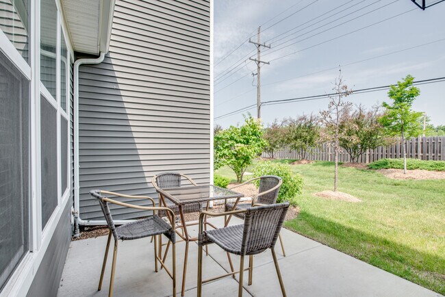 Building Photo - 491 Watercress Dr