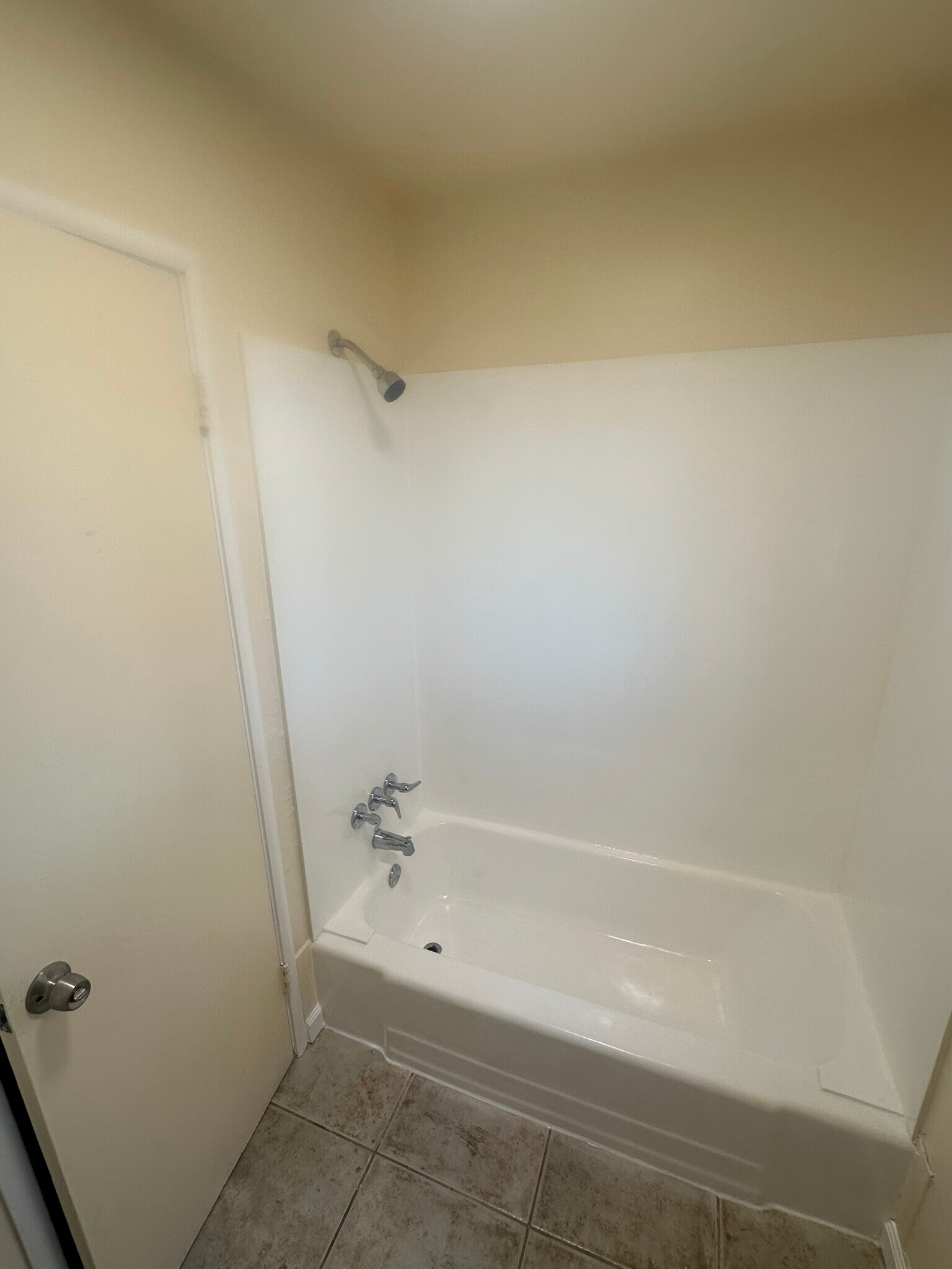 Building Photo - 956 Apgar St