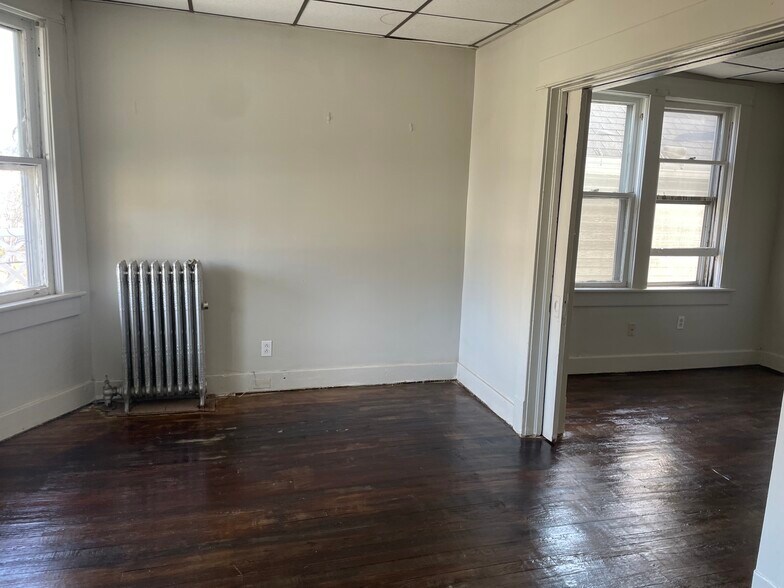 Building Photo - 121 Ferdinand St