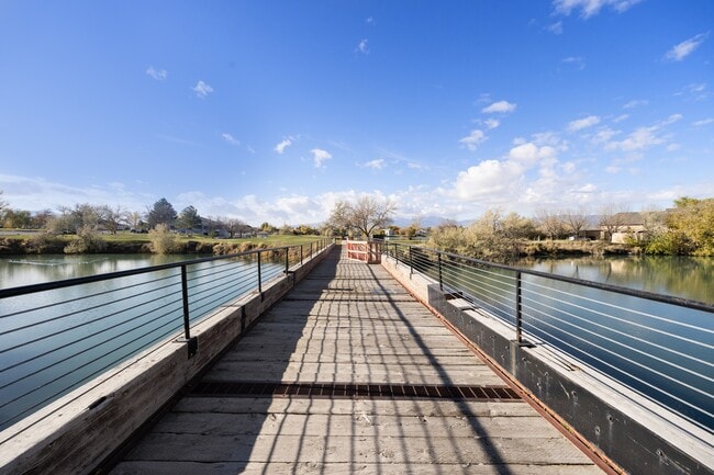 Building Photo - 60 Millpond Dr