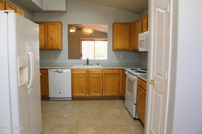 Building Photo - 13232 W Desert Ln