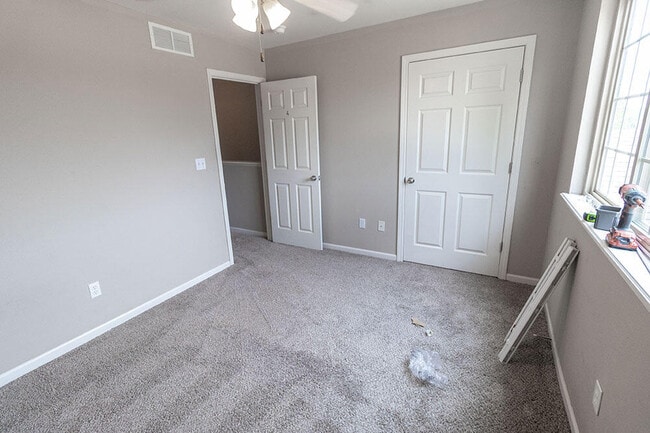 Building Photo - 4002 Snowy Owl Dr