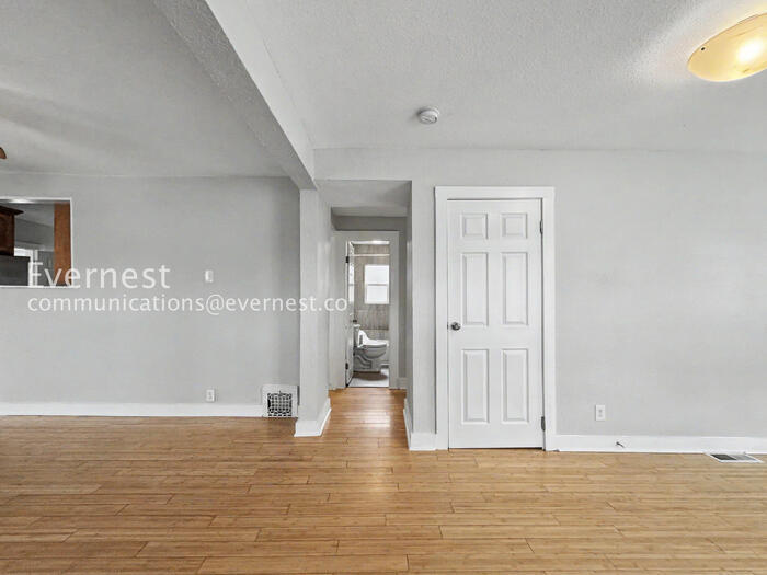 Building Photo - 4301 S Lincoln St