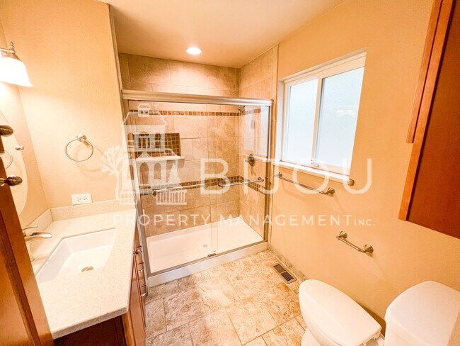 Building Photo - 355 Waco Ct