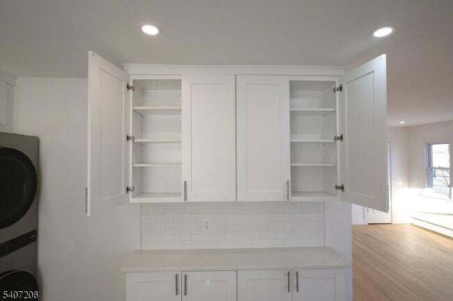 Building Photo - 1222 Broadway