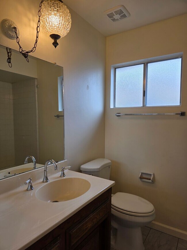 Building Photo - 3824 Christmas Tree Ln