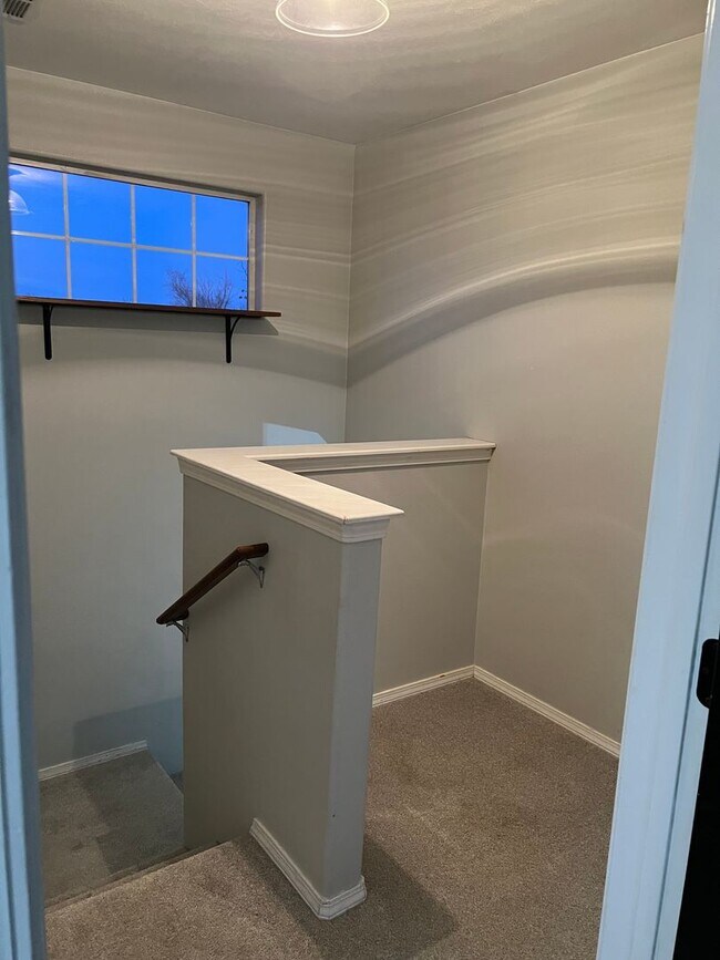 Building Photo - Welcome to this charming 3 bedroom, 2 bathroom home located in Nampa, ID.