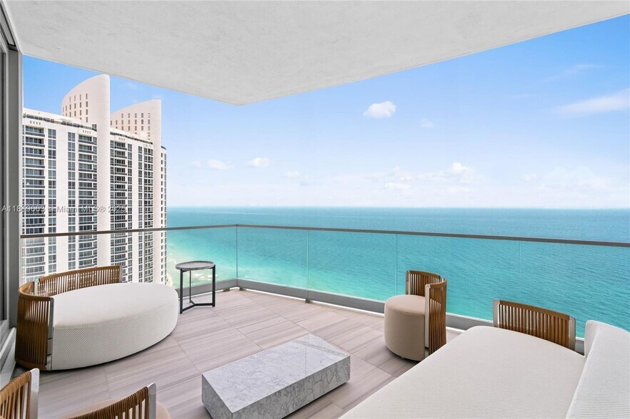 Building Photo - 17975 Collins Ave