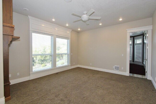 Building Photo - Immaculate & Captivating Home in Lexington Hills