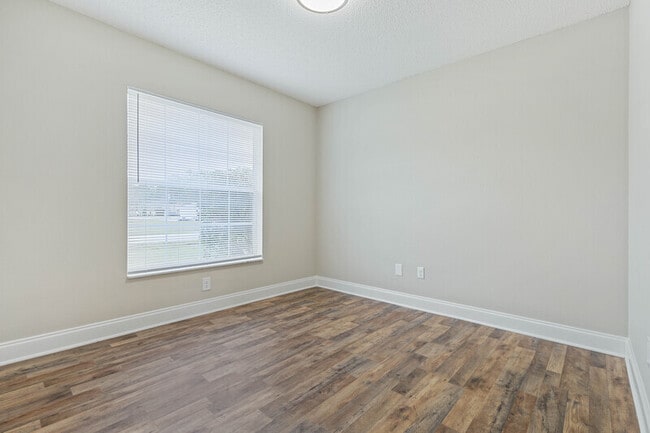 Building Photo - 34 Reybury Ln