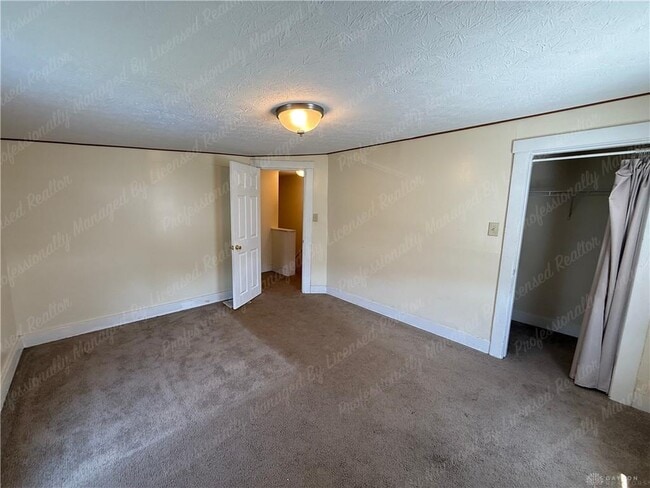 Building Photo - 1835 Hillsdale Ave