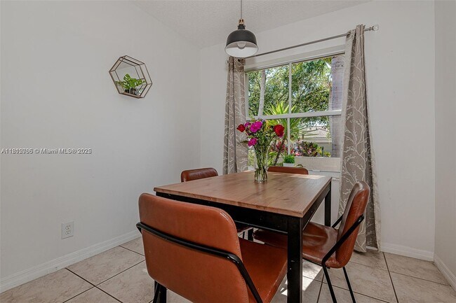 Building Photo - 1641 Zenith Way