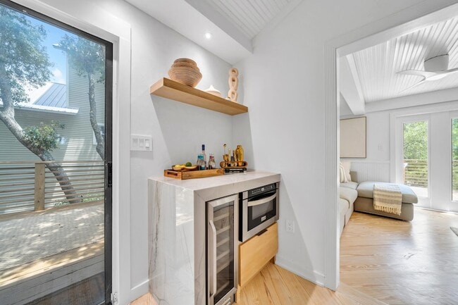 Building Photo - 6296 W County Hwy 30A