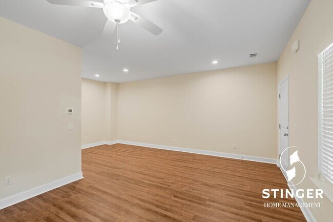 Building Photo - 204 Admiration Ave