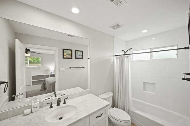Building Photo - 4943 Cheena Dr