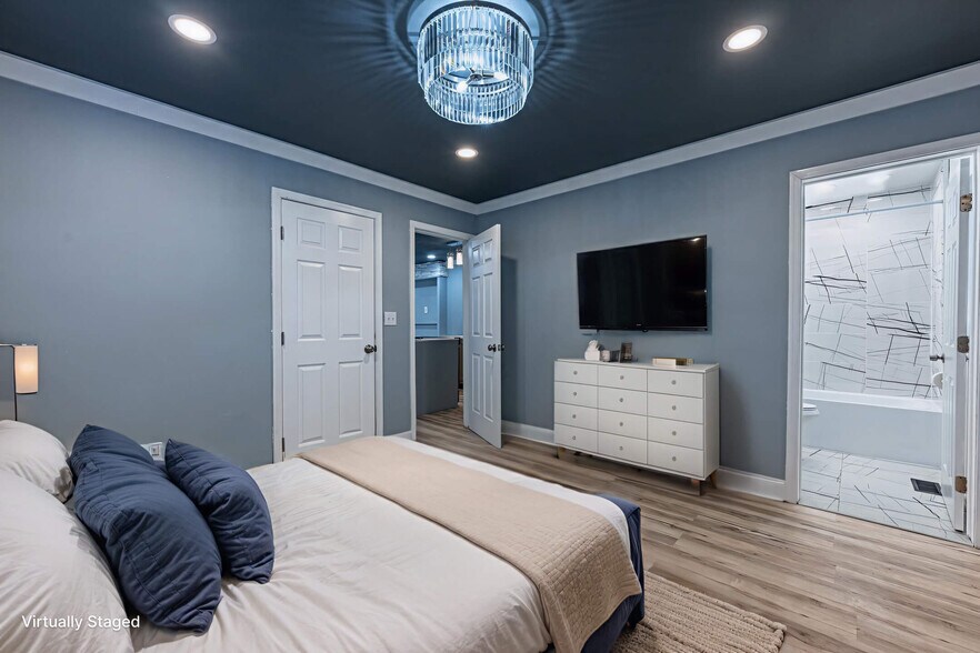 Building Photo - 446 E Siebenthaler Ave