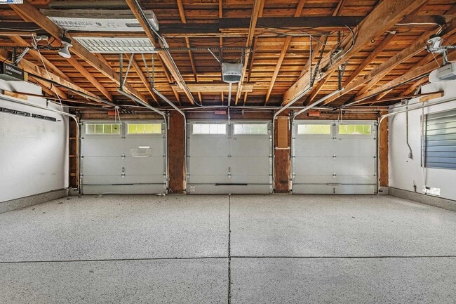 Building Photo - 519 Ellesmere Dr