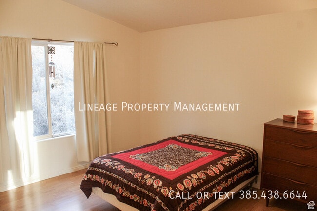 Building Photo - 412 Simoron Dr