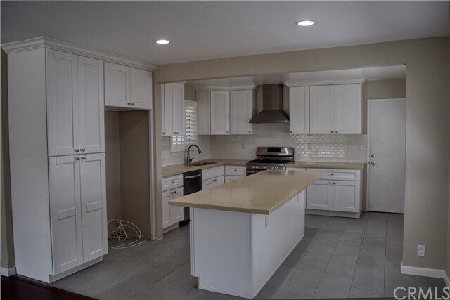 Building Photo - 5812 Richmond Ave